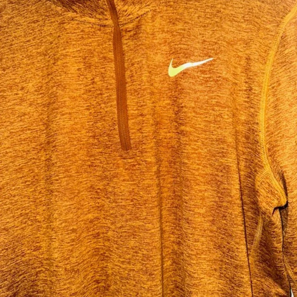 Nike Running Shirt Women's Long Sleeve
like new. perfect condition - Picture 4 of 4